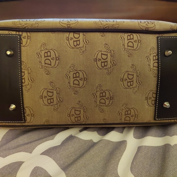 Dooney & Bourke - Picture 4 of 4